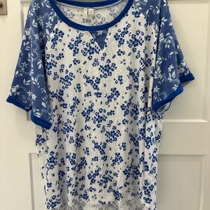 Cato White and Blue Floral Raglan Tunic Top